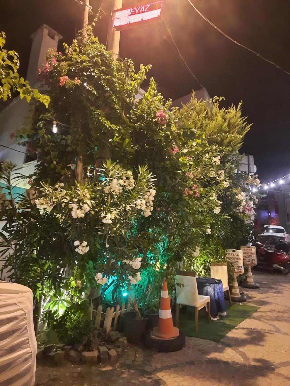 Beyaz Apart Pansiyon Cesme Ngoại thất bức ảnh